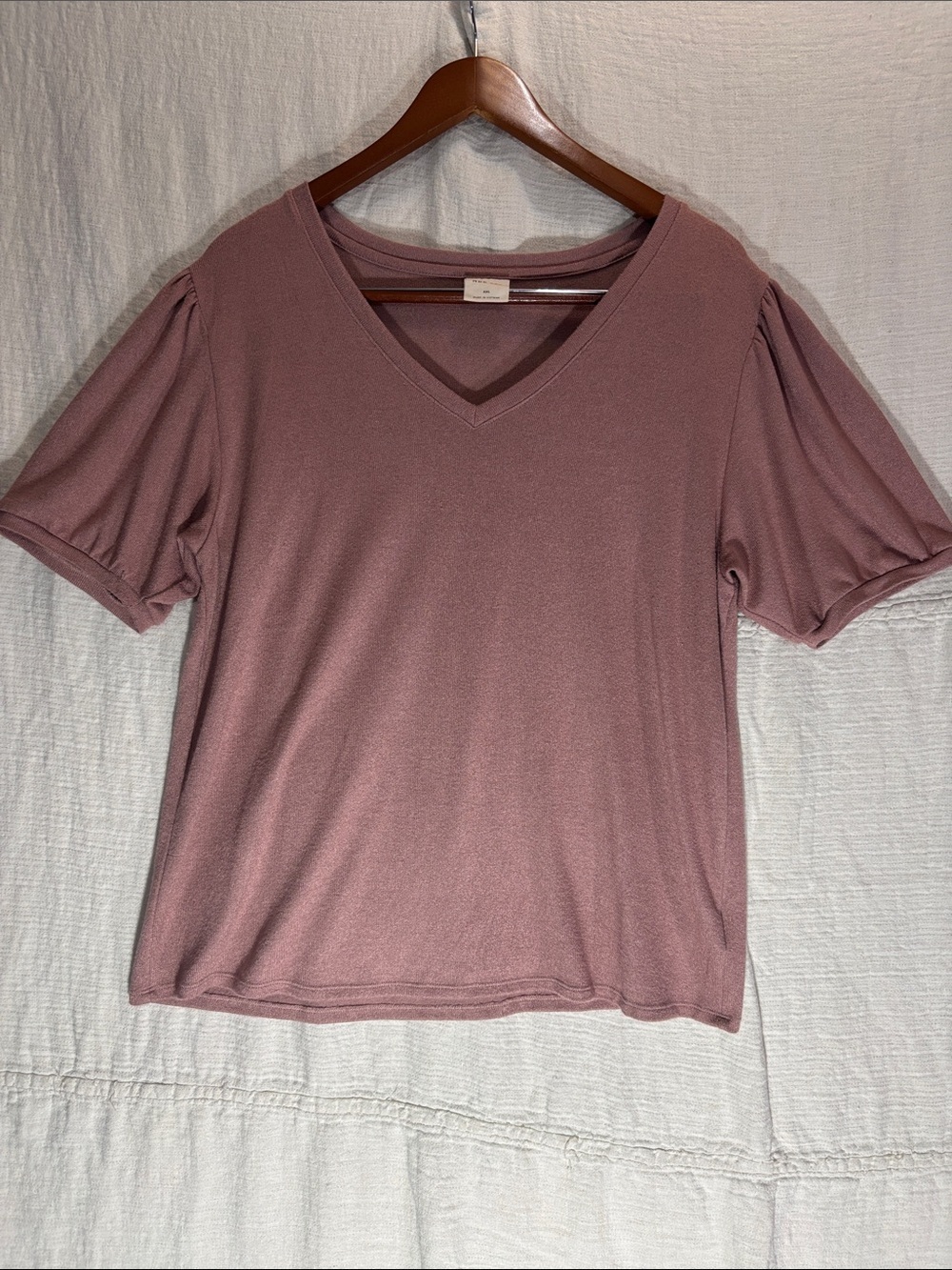 Mod Ref V-Neck Puff Sleeve Top in Dusty Mauve - Picture 4 of 6